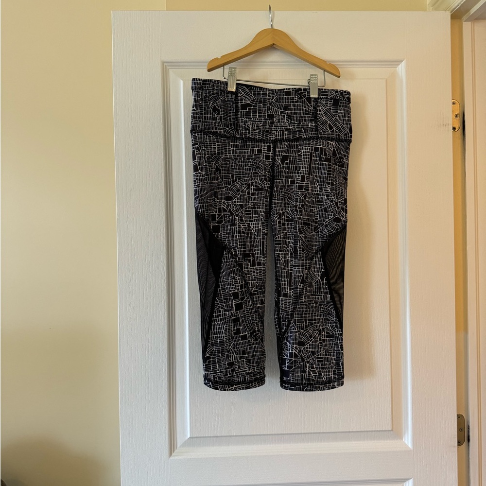 Lululemon crops, special edition Seawheeze